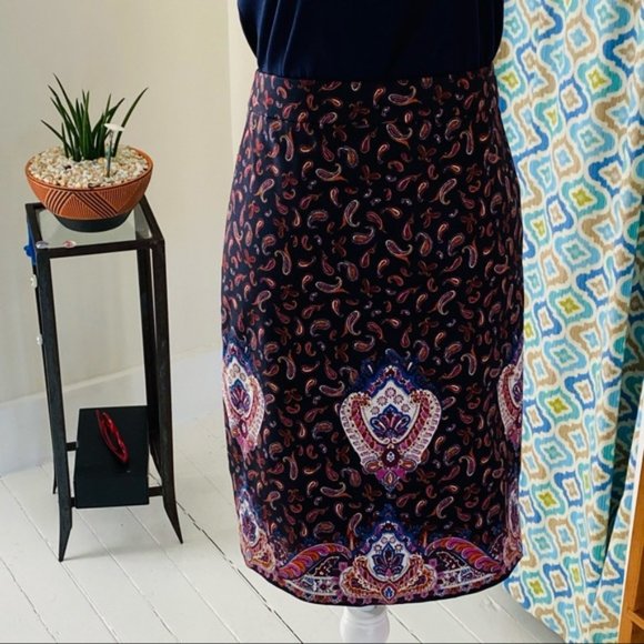 J. Crew The Pencil Skirt in Sateen Dot (size 2) - Picture 4 of 10